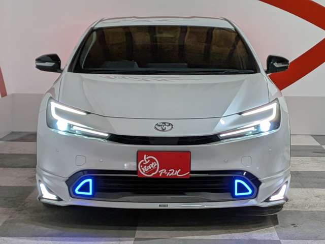 トヨタ プリウス ２．０ Ｚ Ｅ－ＦＯＵＲ ４ＷＤ R5年 (東北) 99