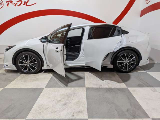 トヨタ プリウス ２．０ Ｚ Ｅ－ＦＯＵＲ ４ＷＤ R5年 (東北) 99