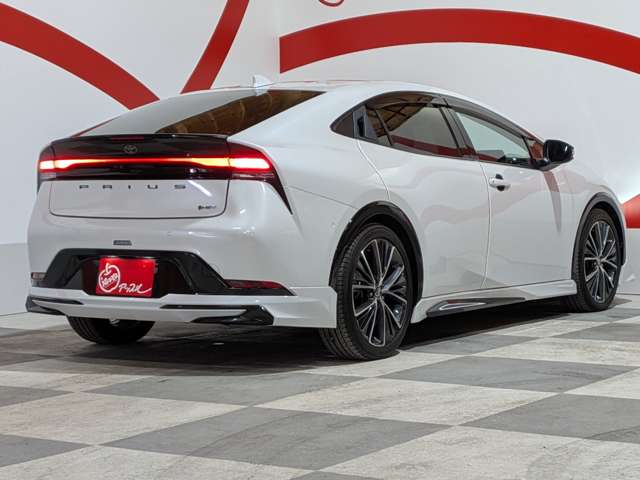 トヨタ プリウス ２．０ Ｚ Ｅ－ＦＯＵＲ ４ＷＤ R5年 (東北) 99