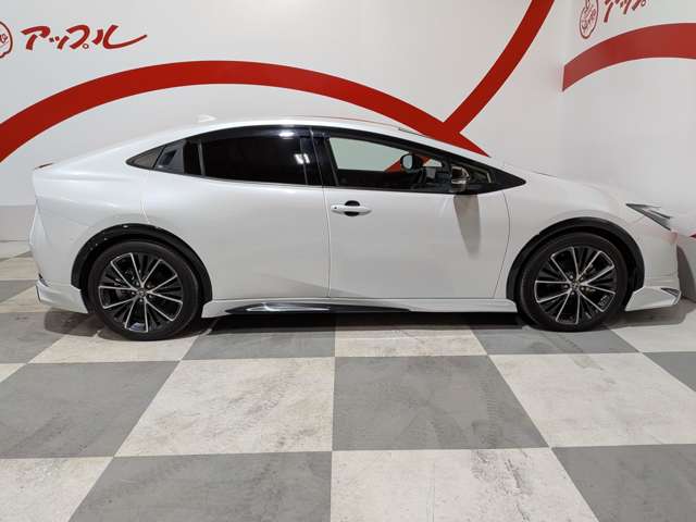トヨタ プリウス ２．０ Ｚ Ｅ－ＦＯＵＲ ４ＷＤ R5年 (東北) 99