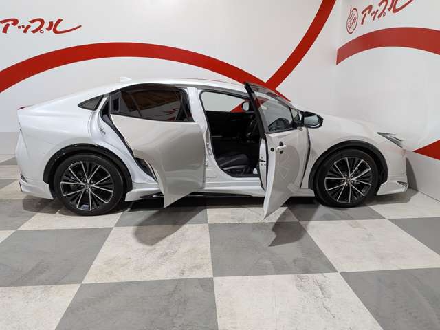 トヨタ プリウス ２．０ Ｚ Ｅ－ＦＯＵＲ ４ＷＤ R5年 (東北) 99