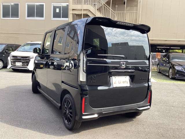 ホンダ Ｎ　ＢＯＸ カスタム ６６０ ブラック スタイル R8年 (近畿) 99