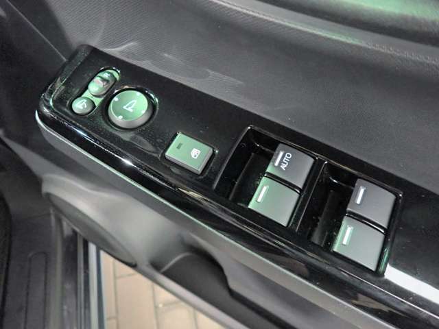 ホンダ Ｎ−ＯＮＥ ６６０ プレミアム ツアラー R7年 () 99