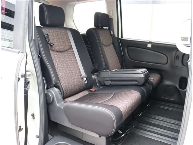 日産 セレナ ２．０ ハイウェイスター Ｖセレクション＋ＳＡＦＥＴＹＩＩ Ｓ－ＨＹＢＲＩＤ H27年 () 99