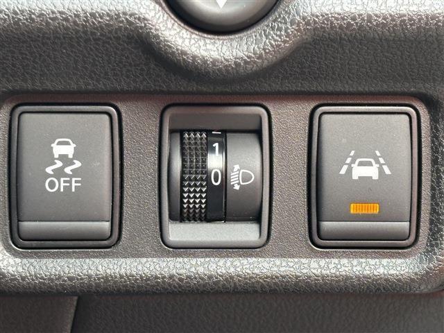 日産 ノート １．２ Ｘ H28年 () 99
