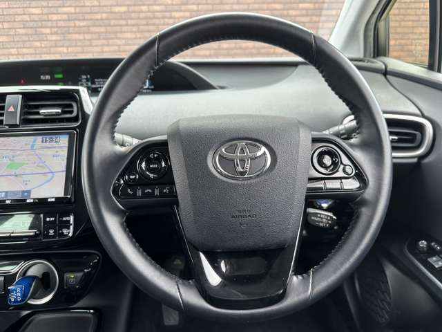 トヨタ プリウスＰＨＶ １．８ Ｓ セーフティパッケージ R1年 () 99