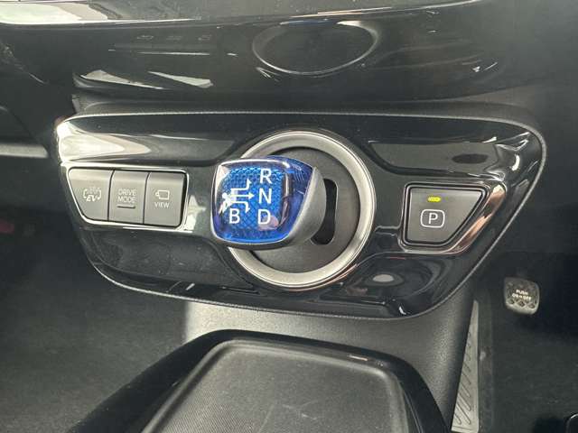 トヨタ プリウスＰＨＶ １．８ Ｓ セーフティパッケージ R1年 () 99