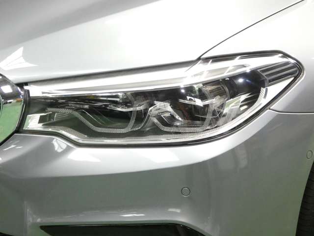 ＢＭＷ ５シリーズ ５３０Ｅ Ｉパフォーマンス Ｍスポーツ H29年 () 99