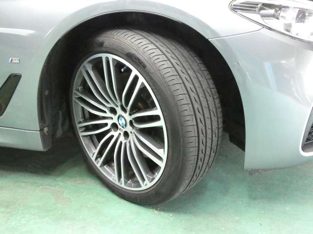 ＢＭＷ ５シリーズ ５３０Ｅ Ｉパフォーマンス Ｍスポーツ H29年 () 99