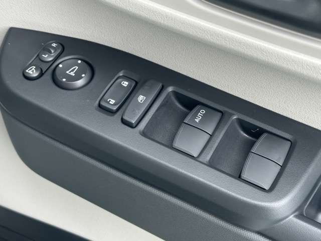 ホンダ Ｎ　ＢＯＸ ６６０ ファッションスタイル ２トーン R8年 () 99