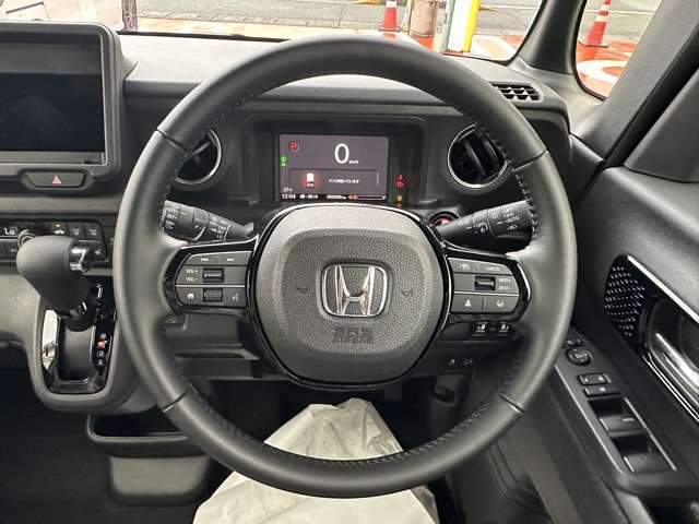 ホンダ Ｎ　ＢＯＸ カスタム ６６０ ブラック スタイル R8年 () 99