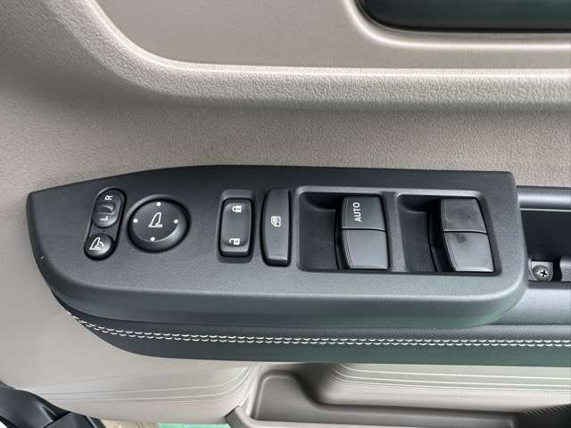 ホンダ Ｎ　ＢＯＸ ジョイ ６６０ ターボ ２トーン R8年 () 99