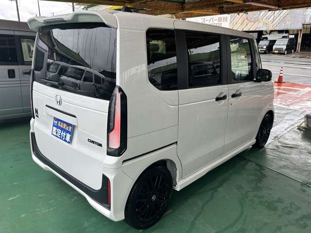 ホンダ Ｎ　ＢＯＸ カスタム ６６０ ターボ ブラック スタイル R8年 () 99