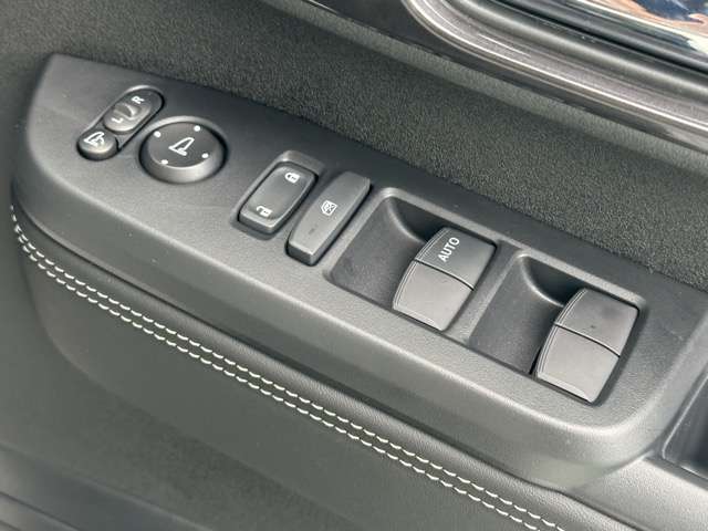 ホンダ Ｎ　ＢＯＸ カスタム ６６０ ターボ コーディネートスタイル ２トーン R8年 () 99