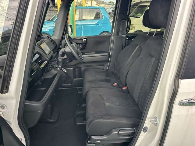 ホンダ Ｎ　ＢＯＸ カスタム ６６０ Ｌ R5年 () 99