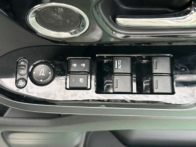ホンダ Ｎ　ＢＯＸ カスタム ６６０ Ｌ R5年 () 99