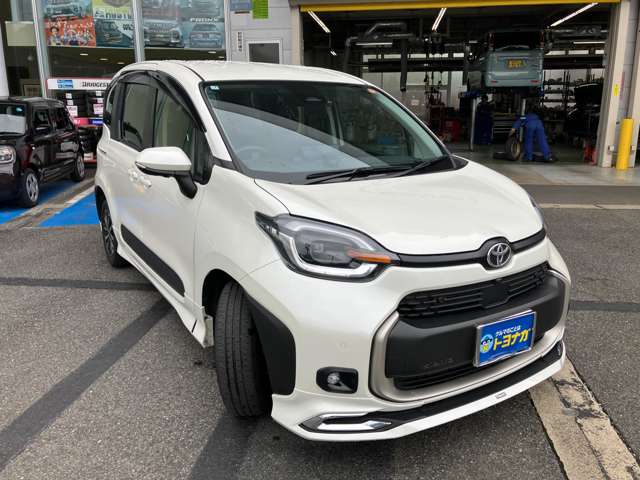 トヨタ シエンタ　ハイブリッド ハイブリッド １．５ Ｚ Ｅ－ＦＯＵＲ ４ＷＤ R5年 (関東) 99