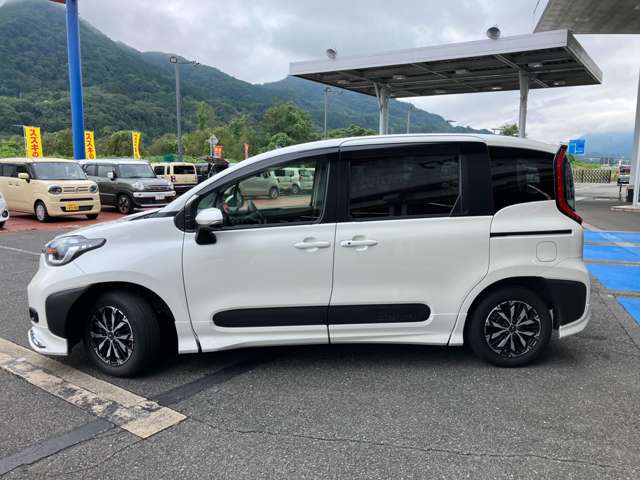 トヨタ シエンタ　ハイブリッド ハイブリッド １．５ Ｚ Ｅ－ＦＯＵＲ ４ＷＤ R5年 (関東) 99
