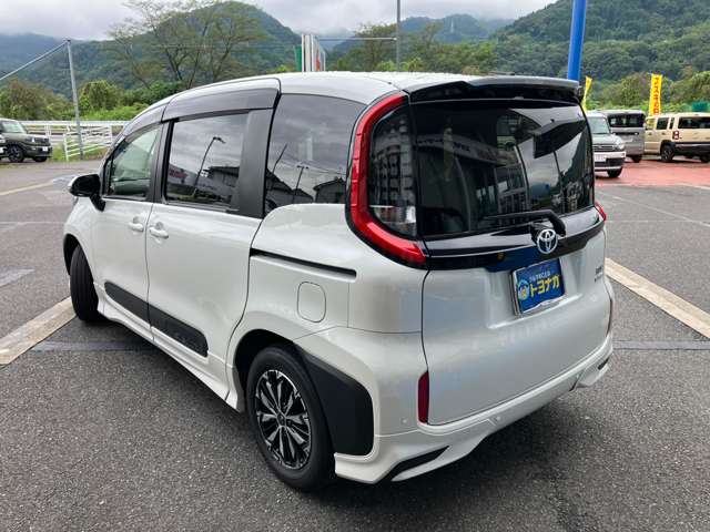 トヨタ シエンタ　ハイブリッド ハイブリッド １．５ Ｚ Ｅ－ＦＯＵＲ ４ＷＤ R5年 (関東) 99