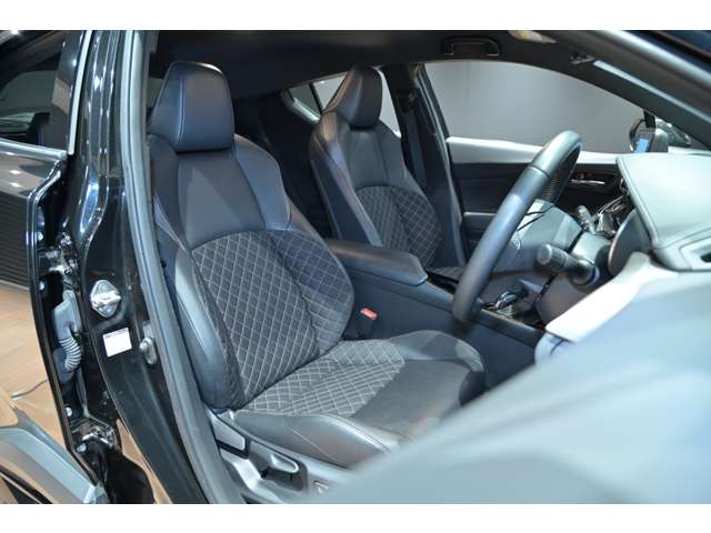 トヨタ Ｃ−ＨＲ ハイブリッド １．８ Ｇ モード ネロ セーフティ プラスＩＩＩ R5年 (関東) 99