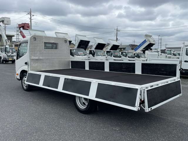 日野自動車 デュトロ ３Ｔ R4年 () 99