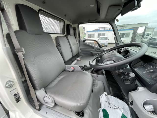 日野自動車 デュトロ ３Ｔ R4年 () 99