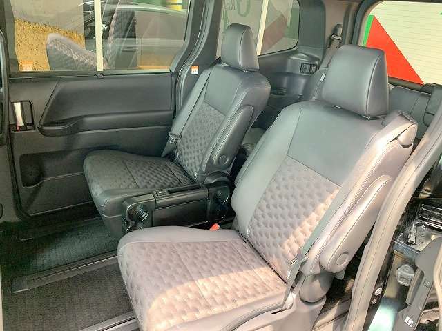 トヨタ ヴォクシー ２．０ Ｓ－Ｚ R4年 (関東) 99