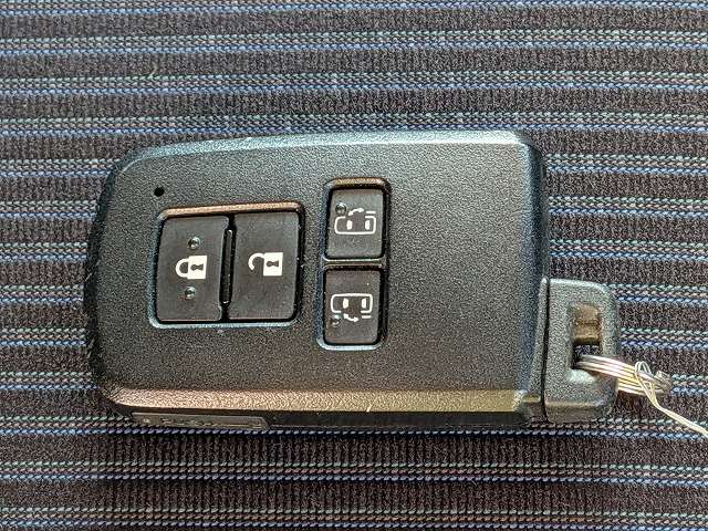 トヨタ ヴォクシー ２．０ Ｘ H29年 (関東) 99