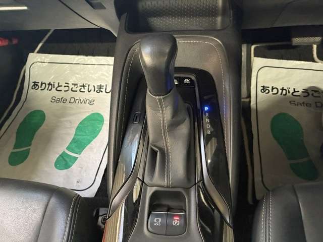 トヨタ カローラ　ツーリング　ハイブリッド １．８ ハイブリッド ＷＸＢ R2年 (関東) 99