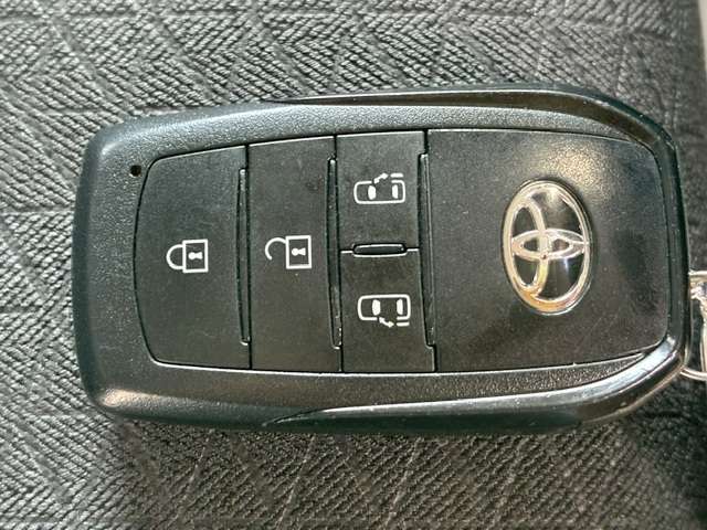 トヨタ ノア ２．０ Ｇ R4年 (関東) 99