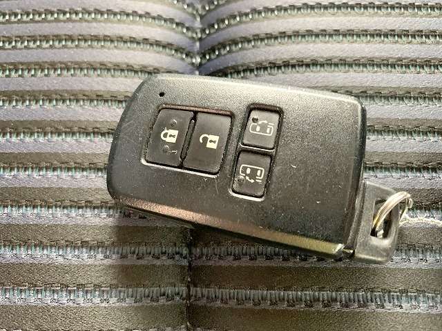 トヨタ ヴォクシー ２．０ ＺＳ 煌 H27年 (関東) 99