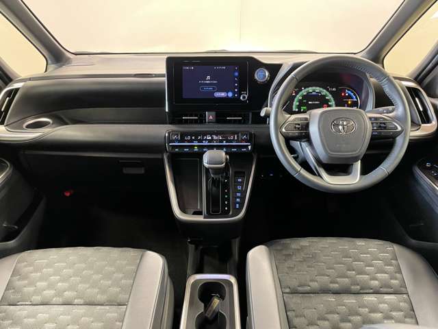 トヨタ ヴォクシー １．８ ハイブリッド Ｓ－Ｚ R5年 (甲信越・北陸) 99