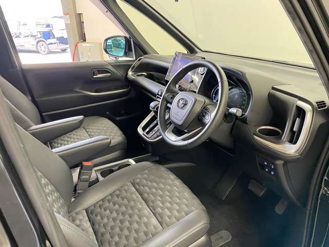 トヨタ ヴォクシー １．８ ハイブリッド Ｓ－Ｚ R5年 (甲信越・北陸) 99