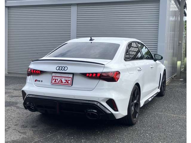 アウディ ＲＳ３　セダン ２．５ ４ＷＤ R7年 () 99