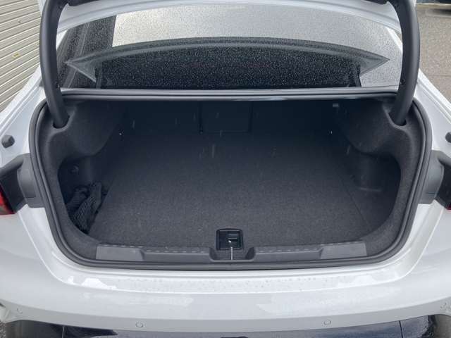 アウディ ＲＳ３　セダン ２．５ ４ＷＤ R7年 () 99