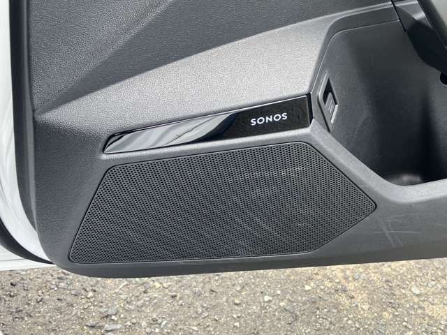 アウディ ＲＳ３　セダン ２．５ ４ＷＤ R7年 () 99