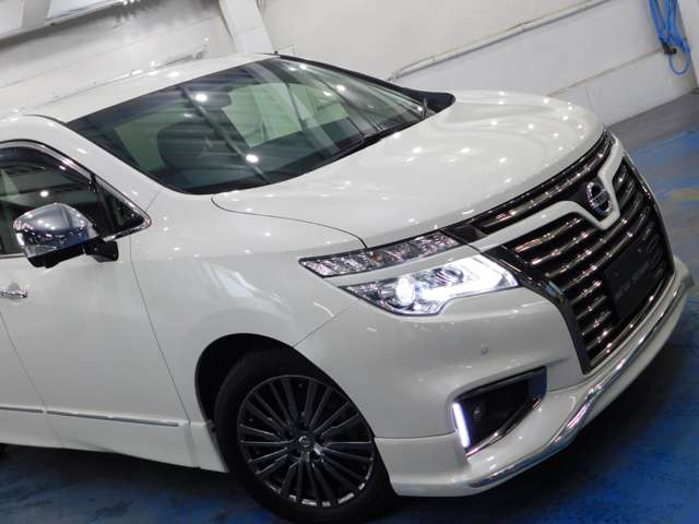 日産 エルグランド ２．５ ２５０ハイウェイスター プレミアム アーバンクロム H29年 (近畿) 99
