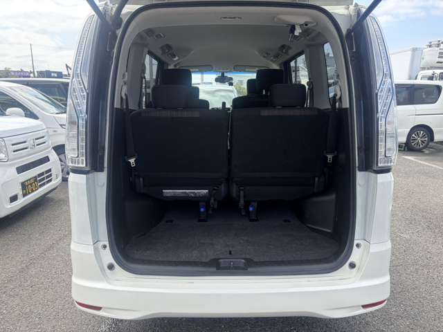 日産 セレナ ２．０ ハイウェイスター Ｖセレクション＋ＳＡＦＥＴＹ Ｓ－ＨＹＢＲＩＤ H27年 (近畿) 99
