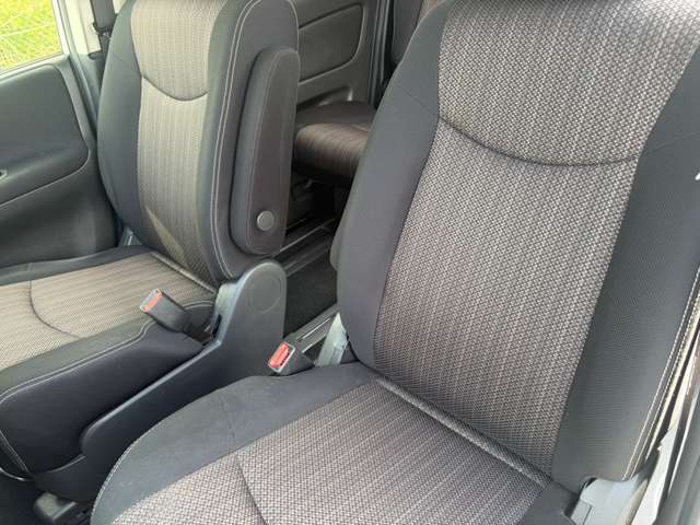 日産 セレナ ２．０ ハイウェイスター Ｖセレクション＋ＳＡＦＥＴＹ Ｓ－ＨＹＢＲＩＤ H27年 (近畿) 99