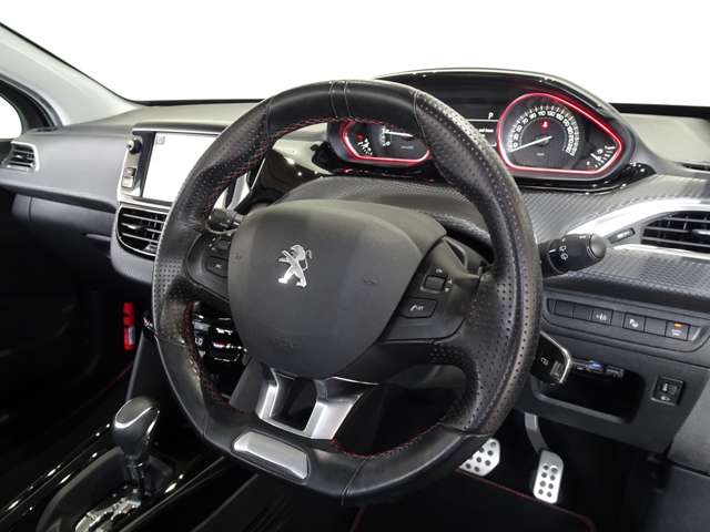 プジョー ２００８ ＧＴライン　ブラック＆ホワイトエディション H30年 (関東) 99