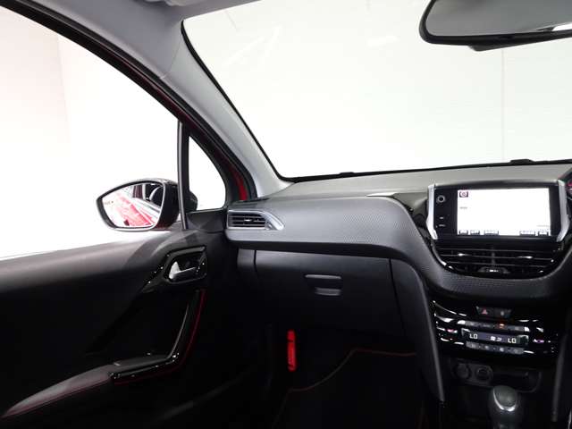 プジョー ２００８ ＧＴライン H29年 (関東) 99