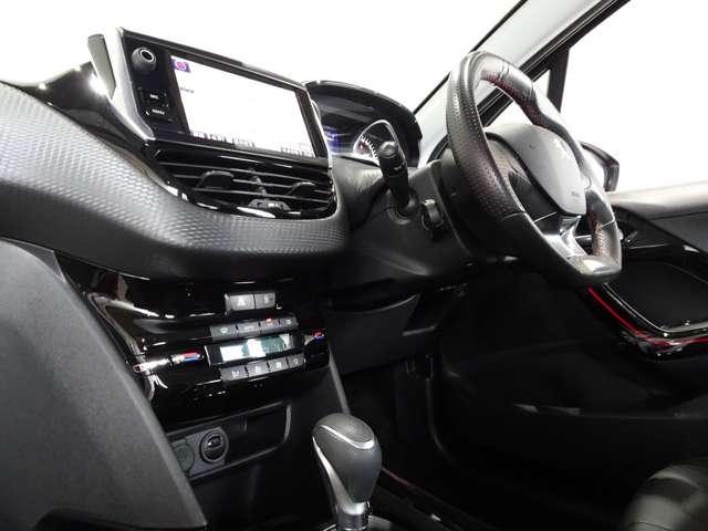 プジョー ２００８ ＧＴライン H29年 (関東) 99