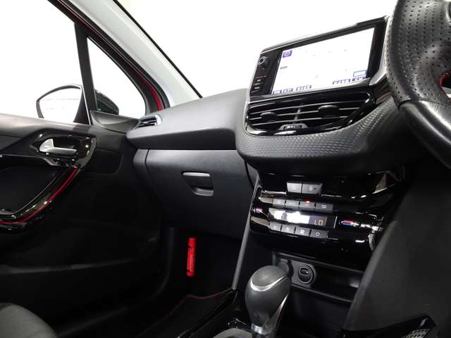 プジョー ２００８ ＧＴライン H29年 (関東) 99