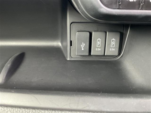 ホンダ Ｎ　ＢＯＸ カスタム ６６０ Ｌ R5年 (東海) 99