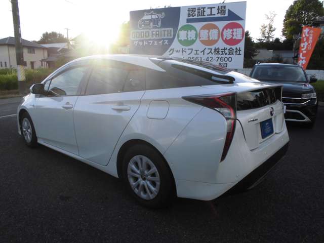 トヨタ プリウス １．８ Ｓ セーフティ プラス H29年 () 99