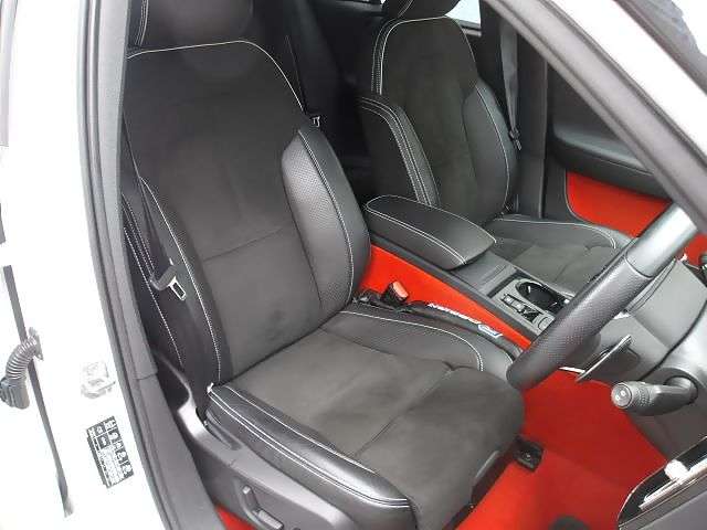 ボルボ ＸＣ４０ Ｔ５ ＡＷＤ Ｒデザイン ４ＷＤ H30年 (東海) 99