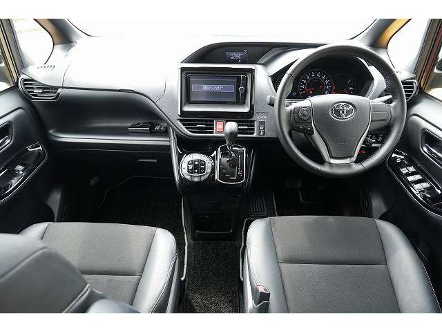 トヨタ ノア ２．０ ＳＩ ＷＸＢ ４ＷＤ H29年 (関東) 99