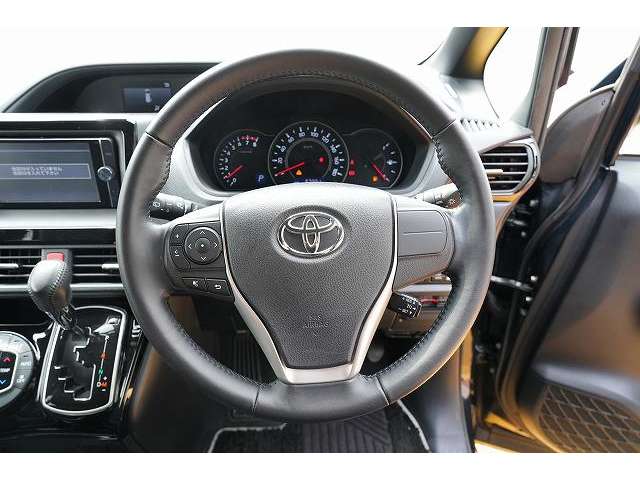 トヨタ ノア ２．０ ＳＩ ＷＸＢ ４ＷＤ H29年 (関東) 99