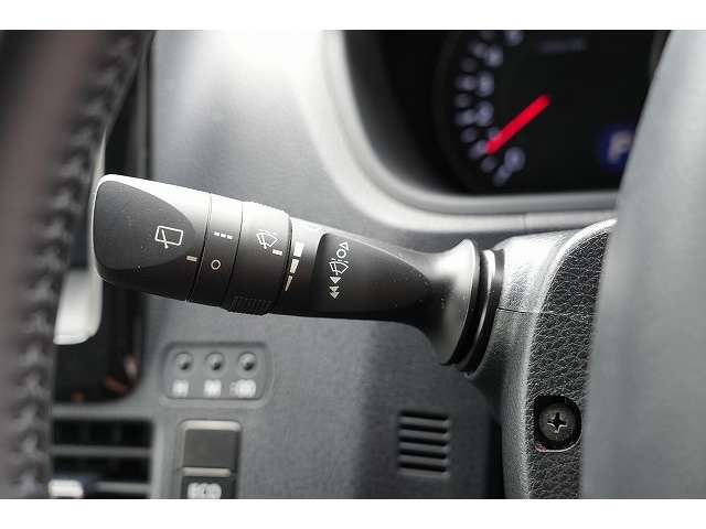トヨタ ノア ２．０ ＳＩ ＷＸＢ ４ＷＤ H29年 (関東) 99