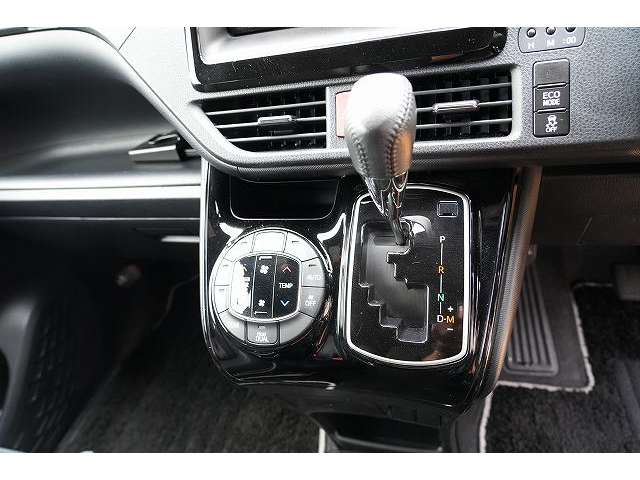 トヨタ ノア ２．０ ＳＩ ＷＸＢ ４ＷＤ H29年 (関東) 99